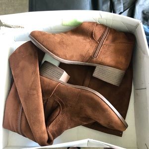WOMENS BROWN BOOTS SZ 8